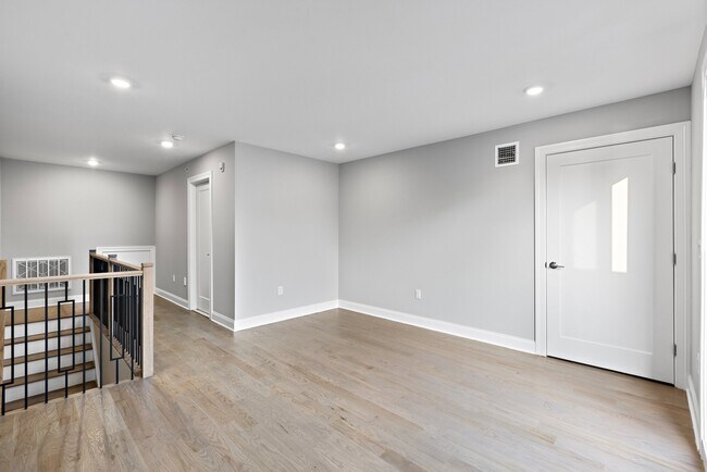 Building Photo - 57 Lincoln Ave