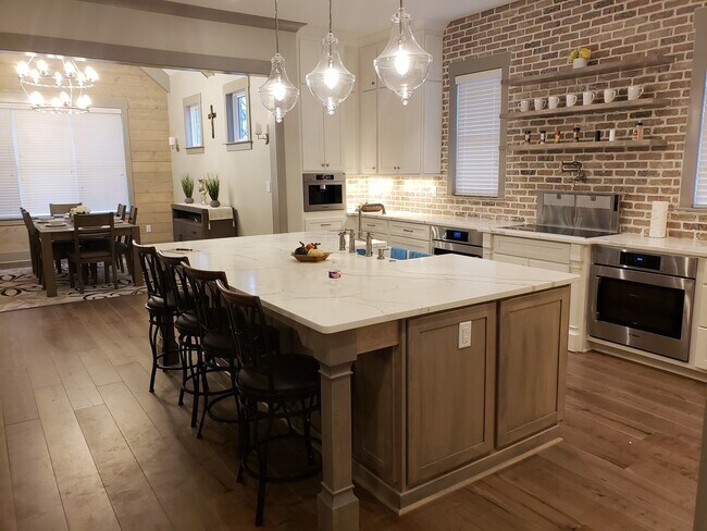 Building Photo - Lease this Absolutely Stunning Home Today ...