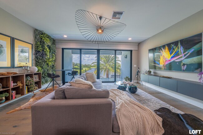 Building Photo - 17119 Aquavera Way
