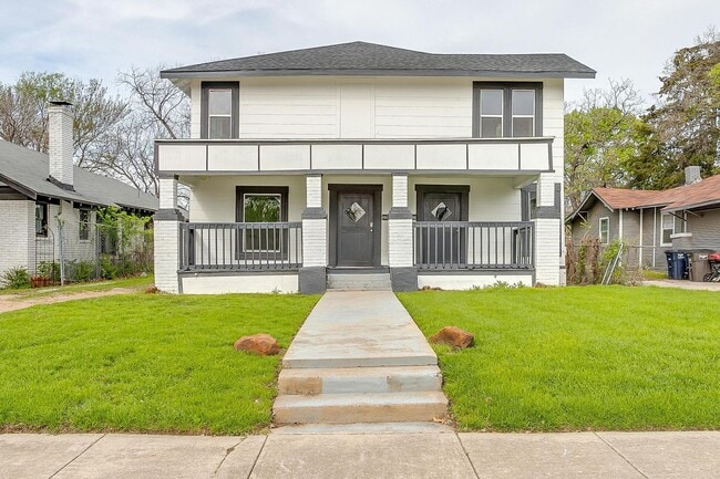 Building Photo - Beautifully Remodelled 1922 Home- Duplex- Upstairs Unit-  3 Bedroom, 2 Bath- 2 Miles from TCU-  7...