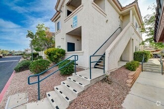Building Photo - Spacious 2 Bedroom Condo in Gated Community!