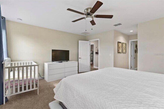 Building Photo - 4700 Sleepy Hollow Dr