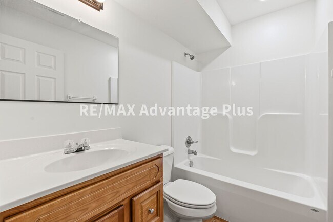 Building Photo - 408 Winston St