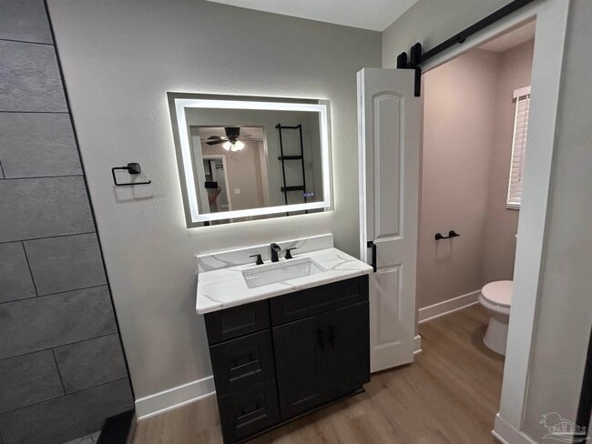 Building Photo - 721 W Jordan St