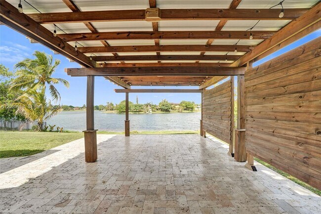 Building Photo - 4662 NW 99th Ave