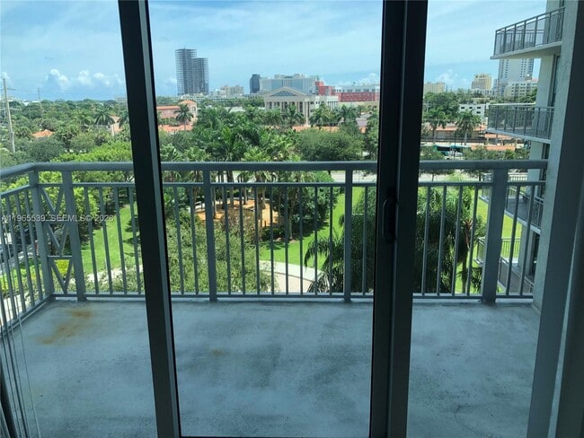 Building Photo - 300 S Australian Ave