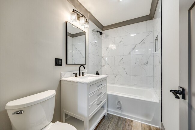 Building Photo - Newly Renovated Rock Hill Home Close to Downtown