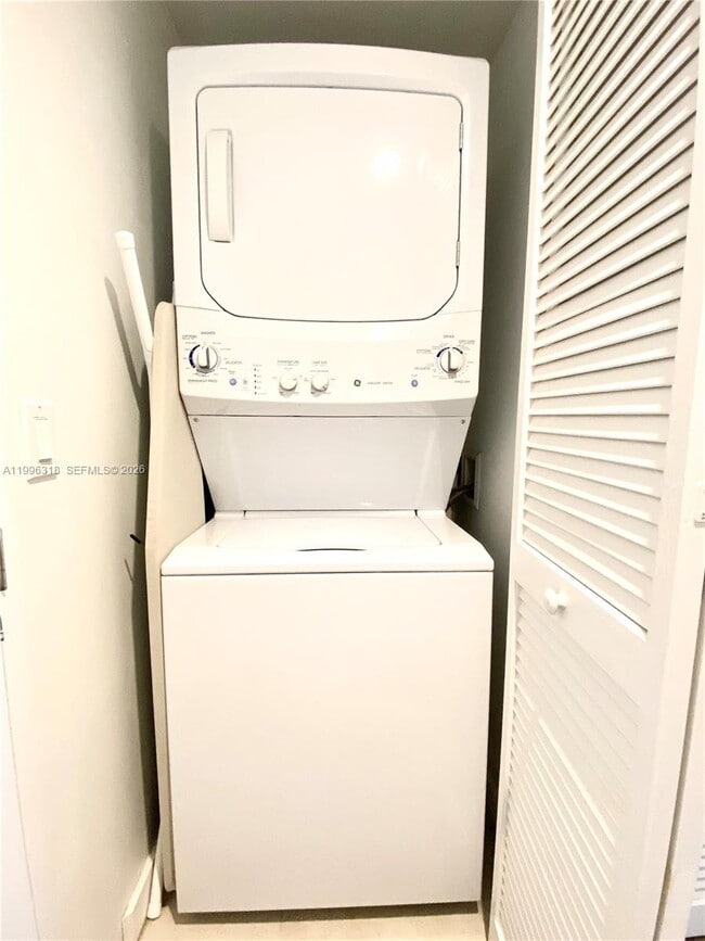 Building Photo - 31 SE 6th St