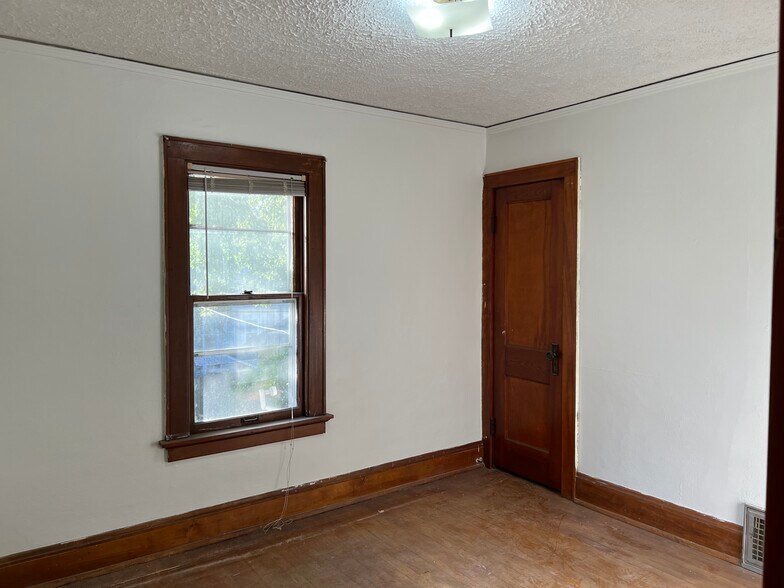 Bedroom 3 - 3347 N Cramer St