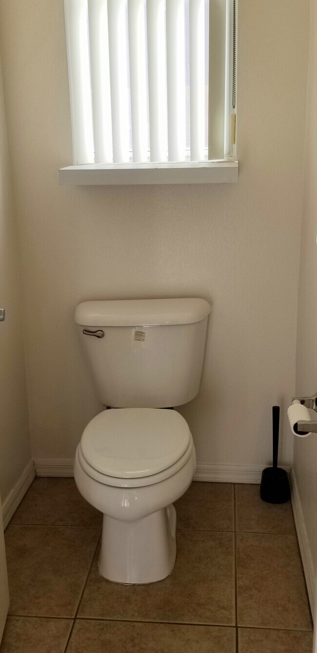 Building Photo - 4901 Oro Ln