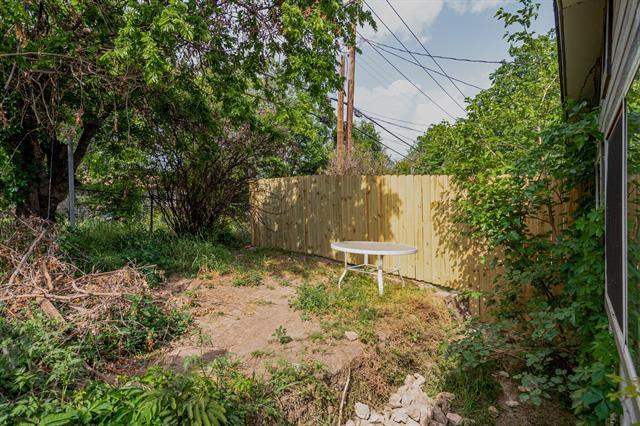 Building Photo - 5322 Lovell Ave