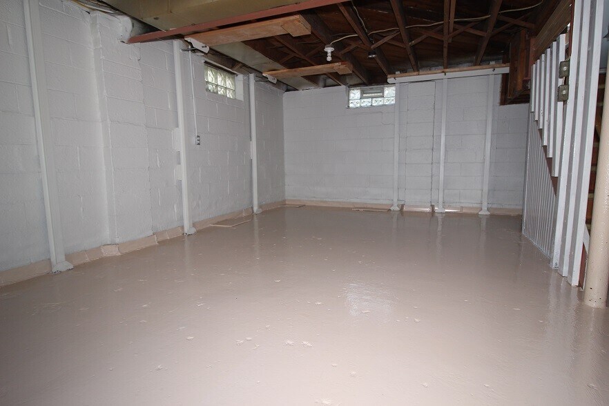 Building Photo - 22480 Lambrecht Ave