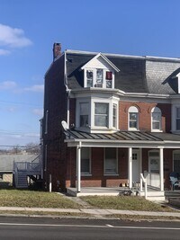 Building Photo - Charming 1-Bedroom Apartment with Hardwood Floors in York, PA!