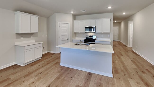 Building Photo - Very Nice 4 Bedroom 2 Bath Home in Yukon Schools