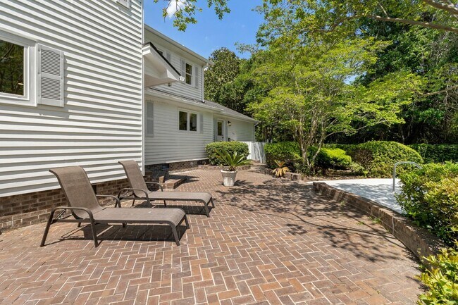 Building Photo - 5704 Woodside Ave