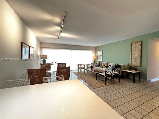 Building Photo - 555 Crandon Blvd