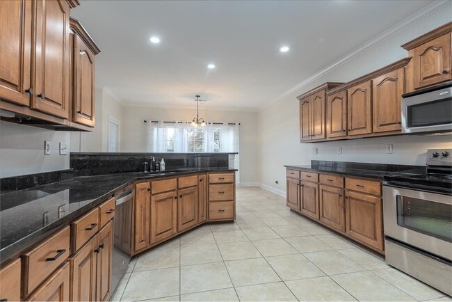 Building Photo - 2864 Summer Oaks Pl