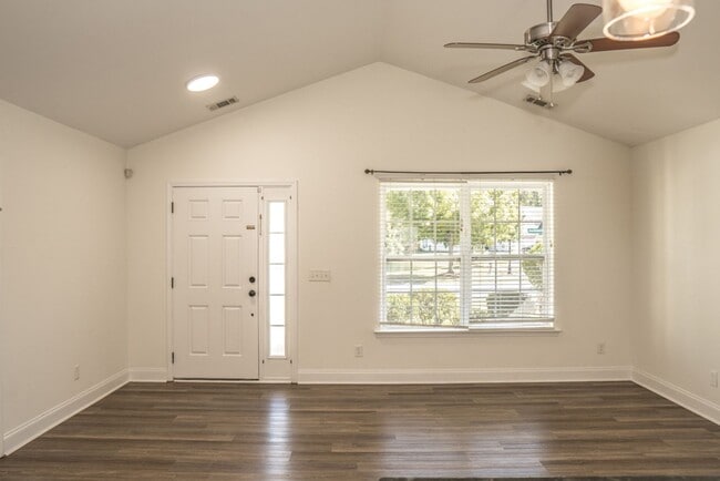 Building Photo - Three Bedroom on the Pond in Hearthstone Lakes Community