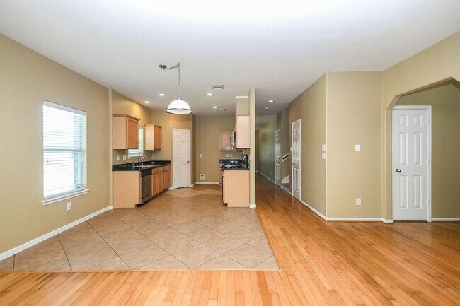 Building Photo - 402 New Hope Ln