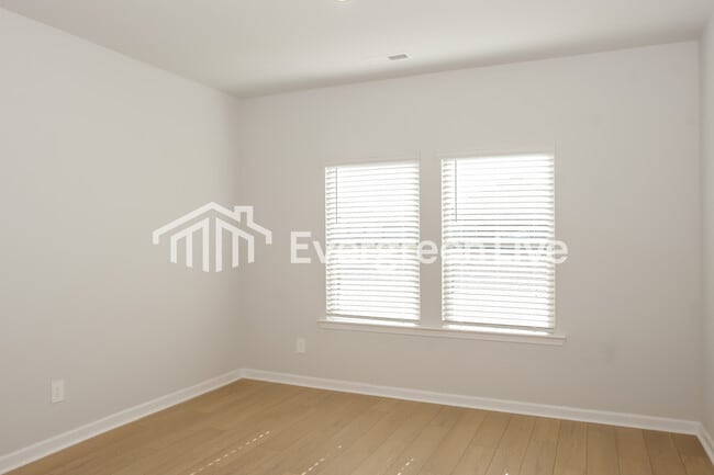 Building Photo - 106 Chain Bridge Circle