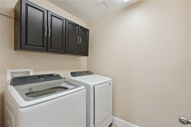 Building Photo - 2227 Napone Ln