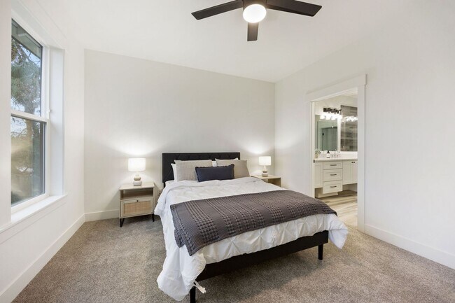 Building Photo - Former Model Home on Golf Course