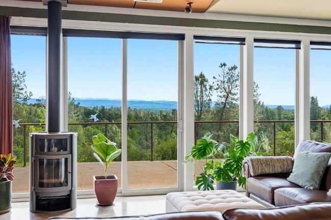 Building Photo - Peaceful Hilltop Retreat with Views | Unfurnished 5BD Executive Home on Private Knoll