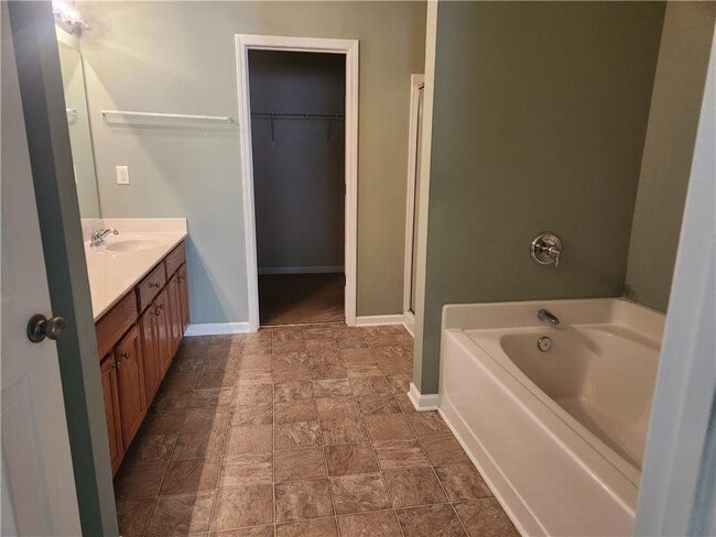 Building Photo - 2730 Pierce Brennen Ct NE