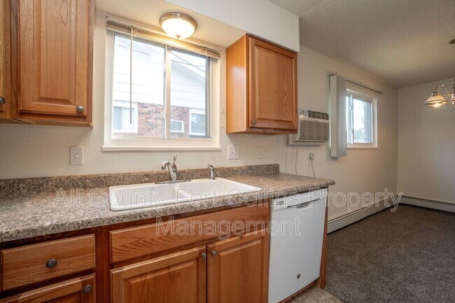 Building Photo - 1434 S Dotsero Dr