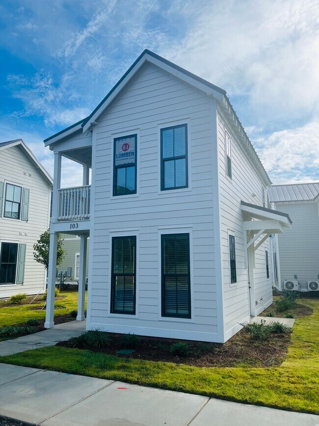 Building Photo - New Construction! 3 bedroom 2 bathroom home in Lagrange! Must see!