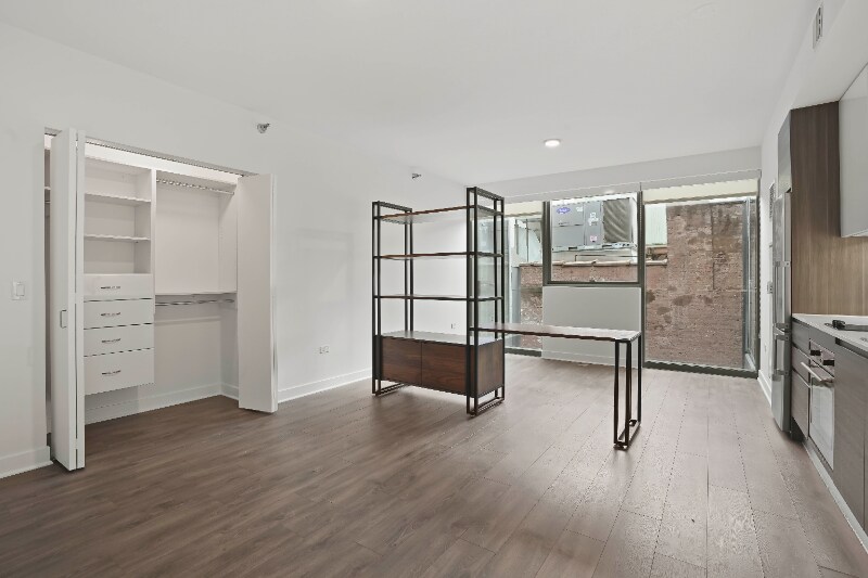 Primary Photo - 310 W Hubbard St