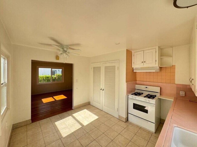 Building Photo - 2.0 bedroom in Pasadena California 91104