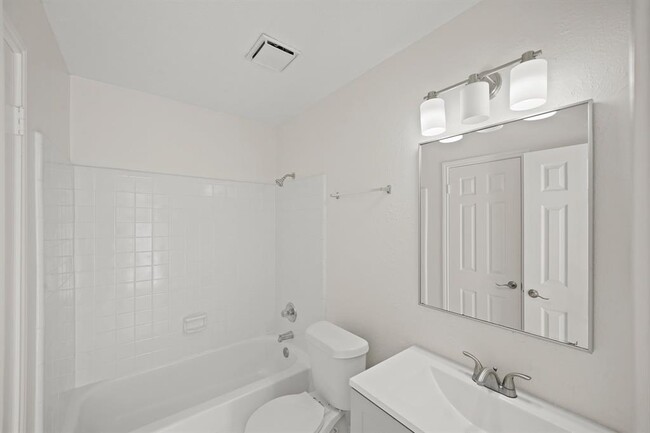 Building Photo - 8203 Woodland Willows Dr