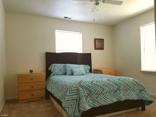 Building Photo - 4004 Bowdens Ferry Rd