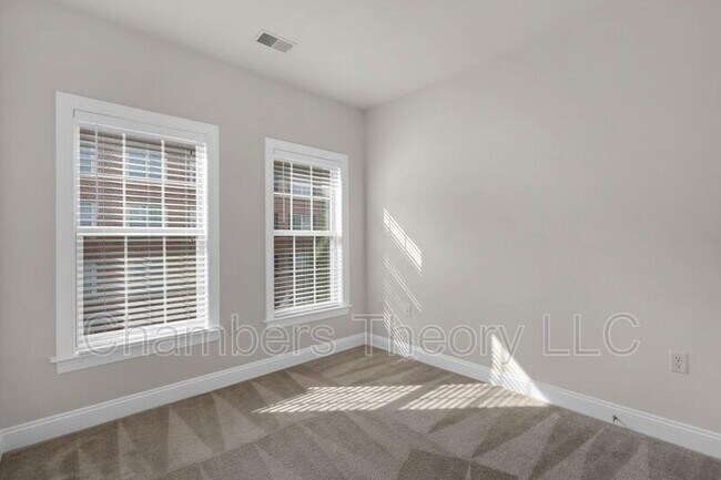 Building Photo - 415 N Upton Ct