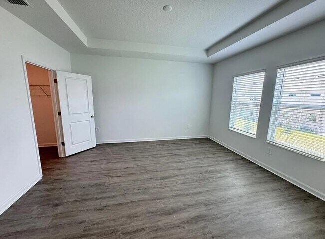 Building Photo - 3174 Laurent Lp