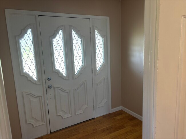 Building Photo - Highland