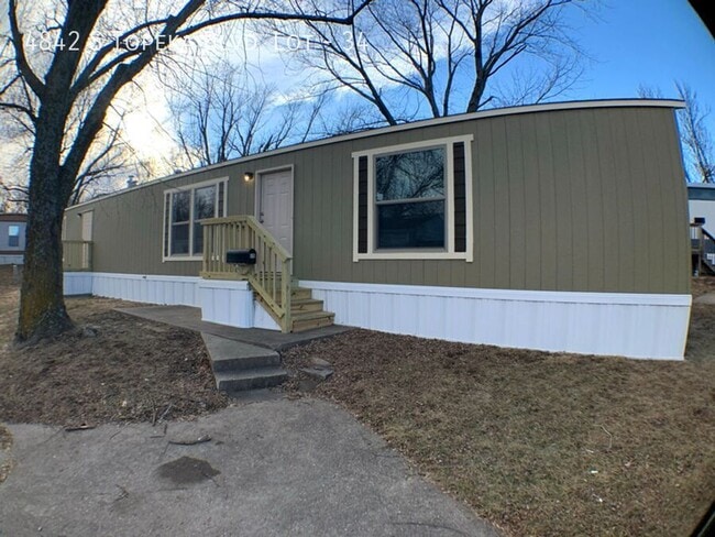 Building Photo - 4842 SW Topeka Blvd