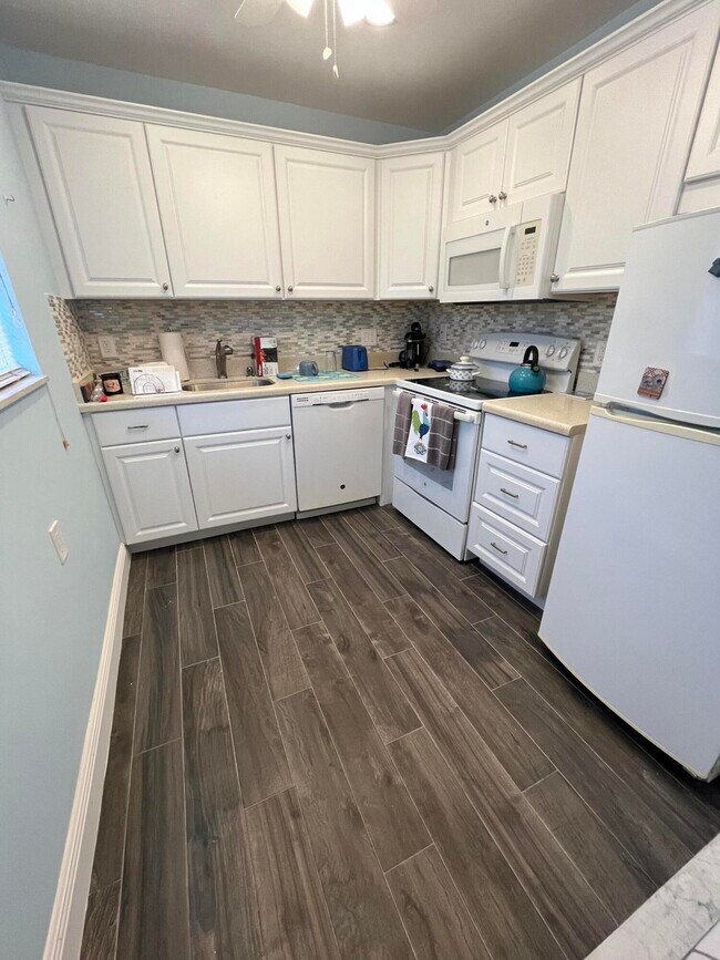 Building Photo - 88 Monaco Ct