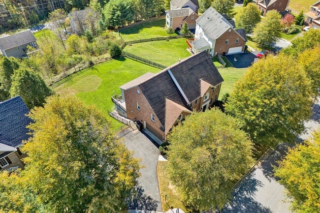 Building Photo - 1147 Belcroft Court