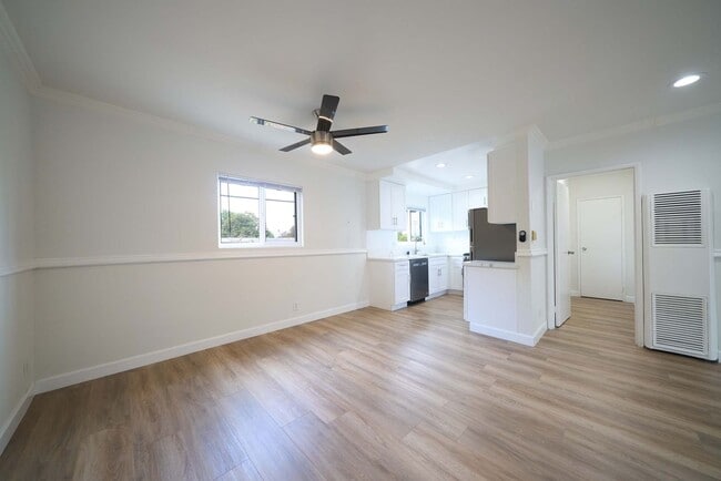Building Photo - 6335 Whitsett Ave
