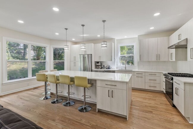 Building Photo - 415 Enclave Ct