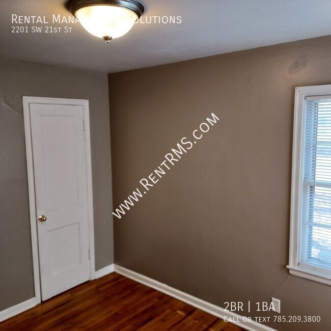 Building Photo - 2201 SW 21st St