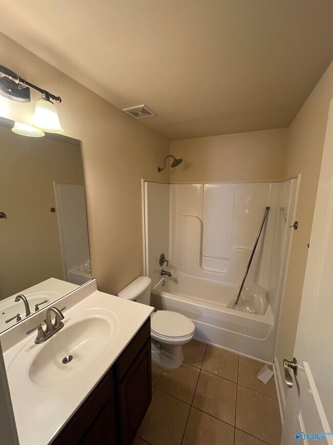 Building Photo - 29886 Park Hill Dr