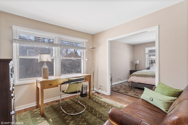 Building Photo - 1915 Farmington Ct