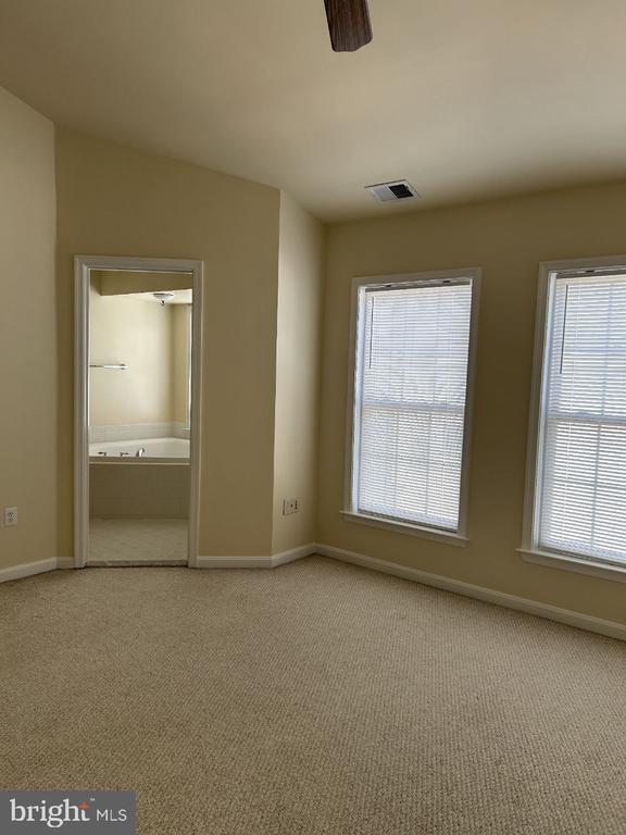 Building Photo - 2822 Laura Gae Cir