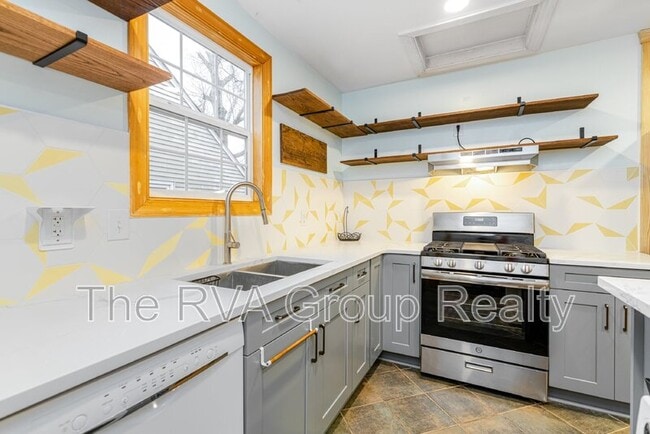 Building Photo - 1613 S Meadow St