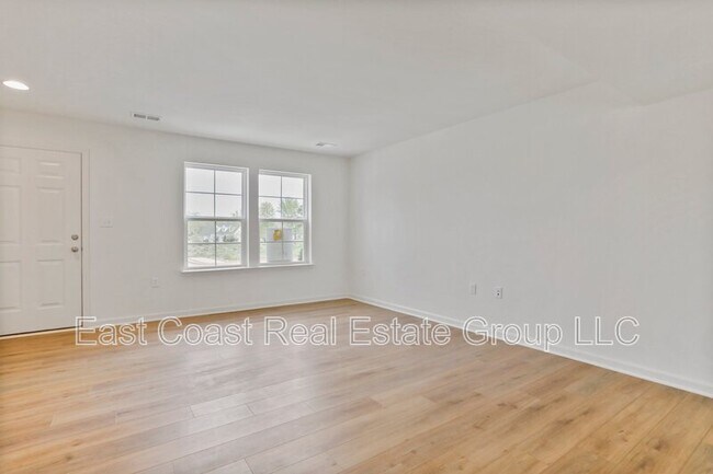 Building Photo - 11 Mengel Rd