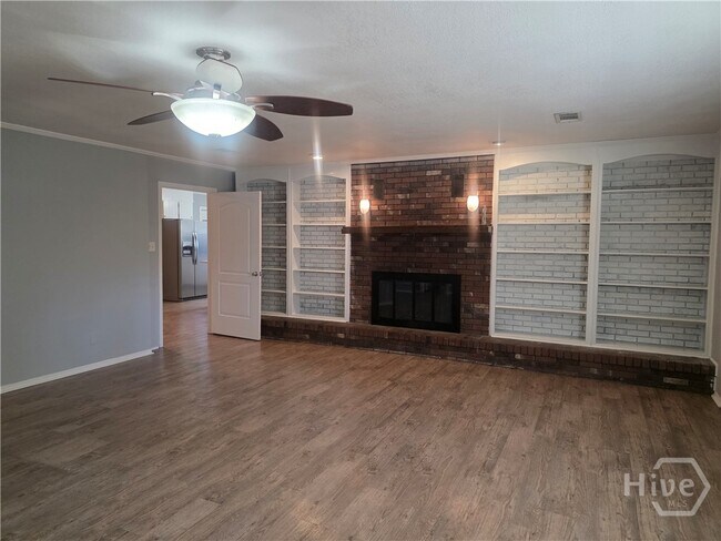 Building Photo - 213 Westwood Dr