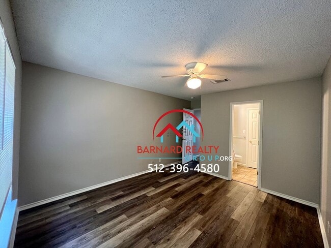 Building Photo - Available July 25: Spacious 3 Bedroom, 2.5 Bath Duplex with Garage